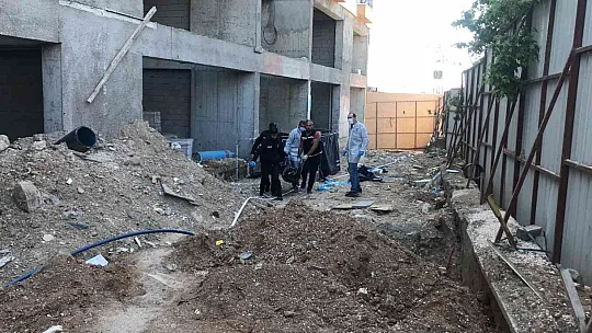 19 yaşındaki genç kız inşaatın önünde ölü bulundu