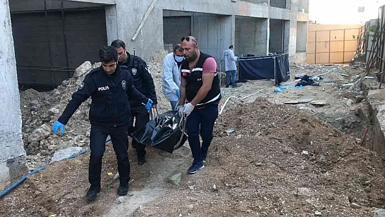 19 yaşındaki genç kız inşaatın önünde ölü bulundu