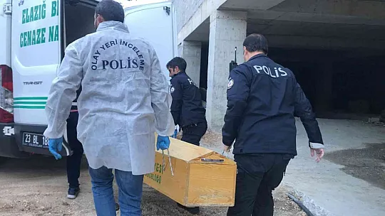 19 yaşındaki genç kız inşaatın önünde ölü bulundu
