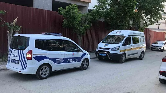19 yaşındaki genç kız inşaatın önünde ölü bulundu