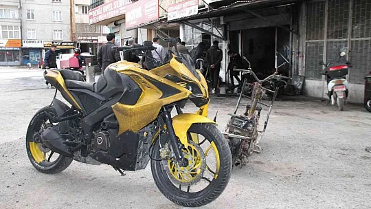 Çıkan yangında 400 bin liralık motosikletler kül oldu