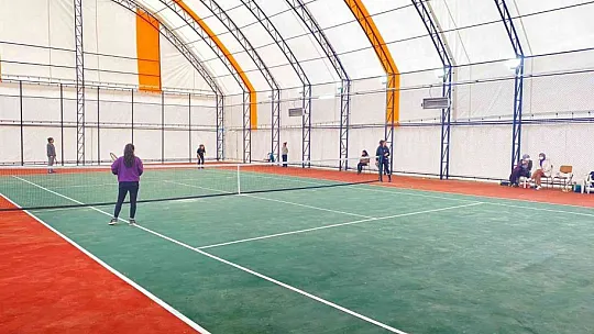 Tenis müsabakaları 6 takım 24 sporcunun katılımıyla tamamlandı