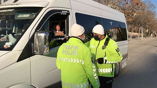 Hem trafik denetimi yapıldı, hem de sürücüler bilgilendirildi