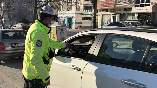 Hem trafik denetimi yapıldı, hem de sürücüler bilgilendirildi
