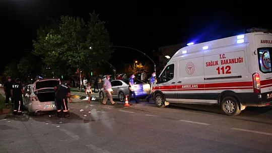 Meydana gelen trafik kazasında 1'i ağır 2 kişi yaralandı