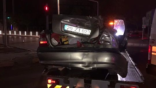 İki otomobilin çarpıştığı kazada 4 kişi yaralandı