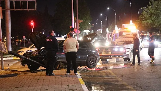 Meydana gelen trafik kazasında iki kişi yaralandı