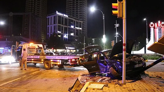 Meydana gelen trafik kazasında iki kişi yaralandı