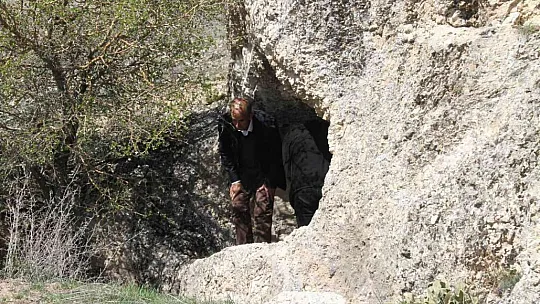 Baskil'deki kaya mezarları turizme kazandırılmayı bekliyor