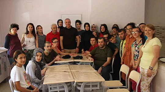 Usta kuaförlerden özel çocuklara özel bakım