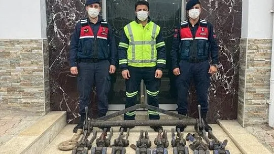 Vagonların bağlantı kancalarını çalan şüpheliler yakalandı