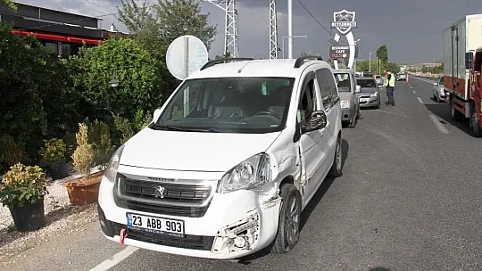Zincirleme trafik kazası: 3 yaralı