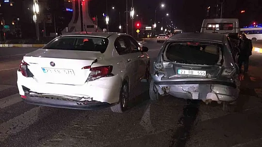 3 aracın karıştığı zincirleme trafik kazasında 6 kişi yaralandı