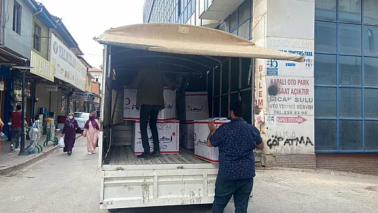 Elazığ'da da yangın bölgesine yardım eli uzanmaya devam ediyor