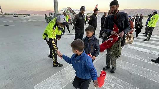 Ahıska Türklerinden oluşan altıncı kafile de Elazığ'a geldi