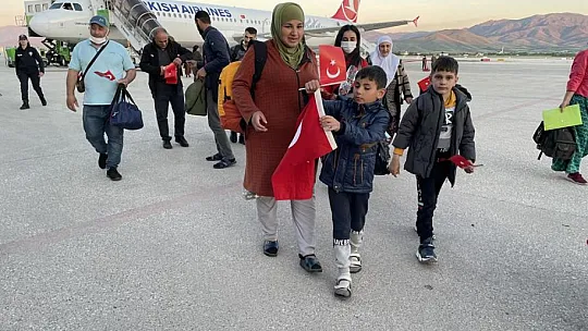 Ahıska Türklerinden oluşan altıncı kafile de Elazığ'a geldi