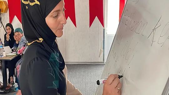 Ahıska Türkü kadınlar ana dillerini Türkiye'de öğrenme imkanı buldu