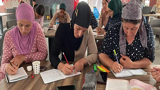 Ahıska Türkü kadınlar ana dillerini Türkiye'de öğrenme imkanı buldu