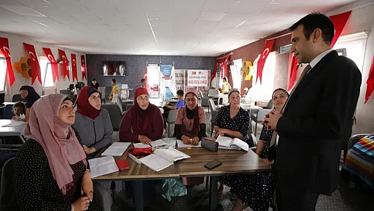 Ahıska Türkü kadınlar ana dillerini Türkiye'de öğrenme imkanı buldu