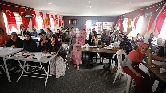 Ahıska Türkü kadınlar ana dillerini Türkiye'de öğrenme imkanı buldu