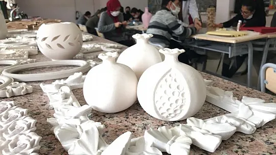 Elazığ Halk Eğitim Merkezinden anlamlı kurs