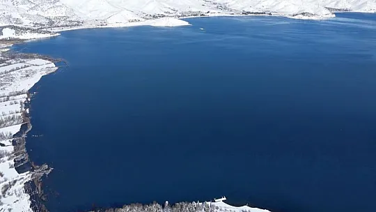 Elazığ'ın doğal güzelliği Hazar Gölü her yıl ziyaretçilerini ağırlıyor