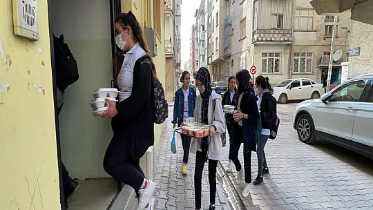 Elazığlı öğrencilerden 'İftarınız Bizden Olsun' projesi