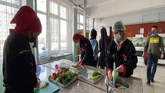 Elazığlı öğrencilerden 'İftarınız Bizden Olsun' projesi