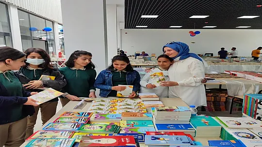 Elazığlı yazarlar Bingöl Kitap Fuarı'na katıldı