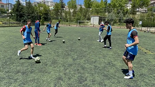 İşitme engelli milli sporcu geleceğin sporcularını yetiştiriyor