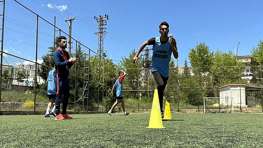 İşitme engelli milli sporcu geleceğin sporcularını yetiştiriyor