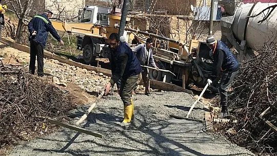 Keban Kaymakamlığı'ndan engelli vatandaşa beton yol