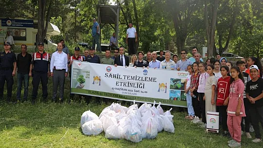 Öğrenciler ve kurum çalışanlarından 'Sahil Temizleme Etkinliği'