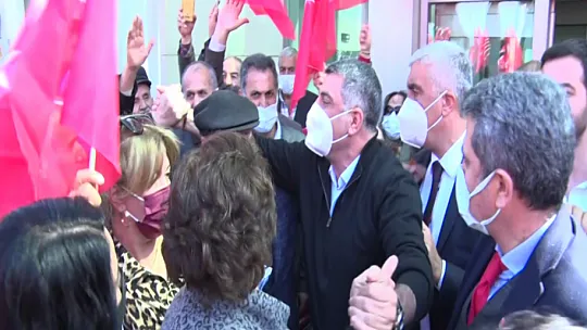 Vekil Erol'a miting havasında karşılama