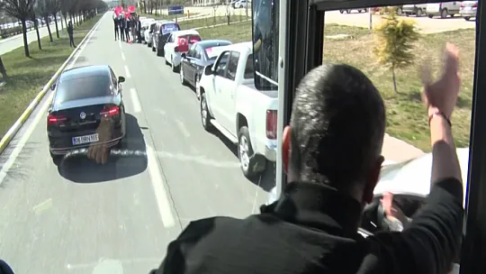 Vekil Erol'a miting havasında karşılama