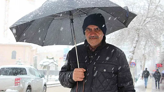 Elazığlılar güne beyaz örtü ile uyandı