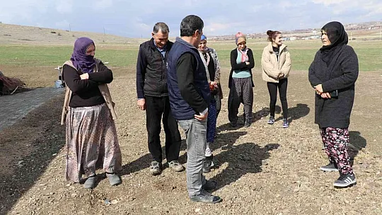 Elazığ'ın ilk kadın muhtarıydı, şimdi ise köyünün ablası oldu