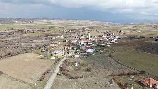 Elazığ'ın ilk kadın muhtarıydı, şimdi ise köyünün ablası oldu