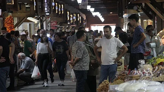 Elazığ Kapalı Çarşı'da bayram yoğunluğu