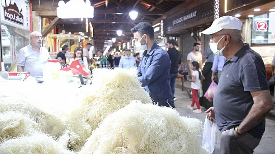 Elazığ Kapalı Çarşı'da bayram yoğunluğu
