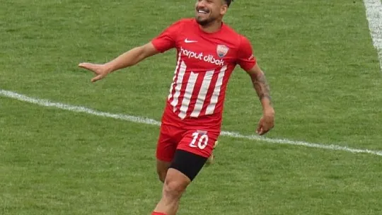 Elazığ Karakoçan FK'da iki futbolcu camiaya veda etti