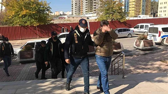 Elazığ merkezli 3 ilde kart kopyalama çetesine operasyon: 5 gözaltı