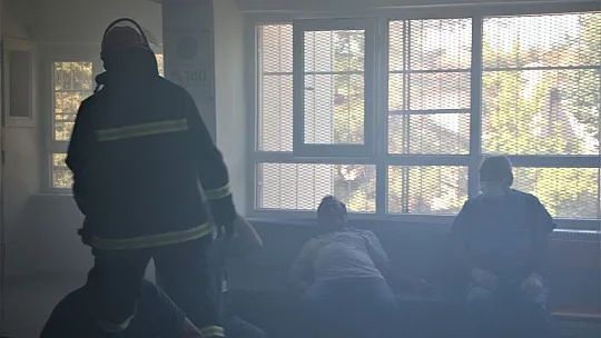 Nefes kesen deprem ve yangın tatbikatı