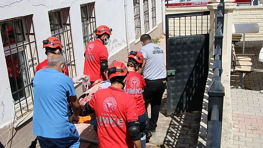 Nefes kesen deprem ve yangın tatbikatı