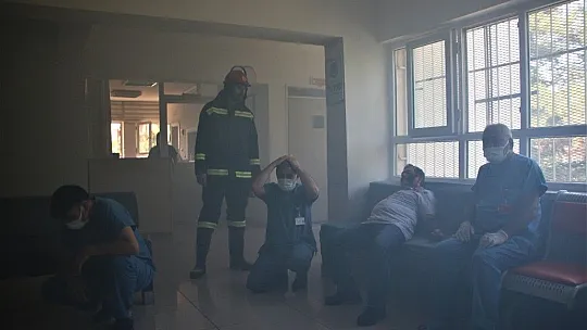 Nefes kesen deprem ve yangın tatbikatı