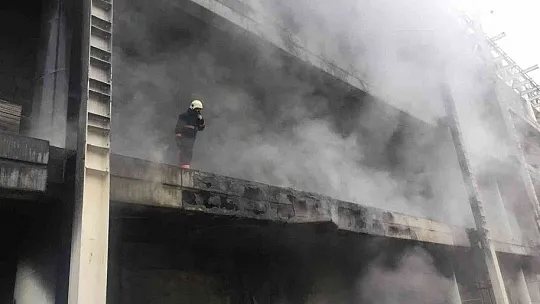 Yapımı süren Elazığ Atatürk Stadyumunda yangın