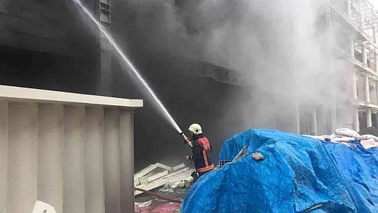 Yapımı süren Elazığ Atatürk Stadyumunda yangın