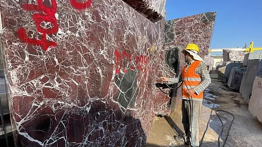 Elazığ vişne mermeri üreticisine ABD'den 5 bin mezar taşı siparişi