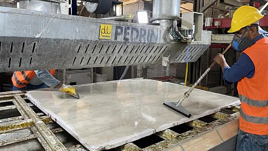 Elazığ vişne mermeri üreticisine ABD'den 5 bin mezar taşı siparişi
