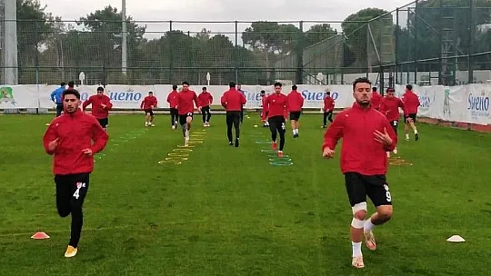 Elazığspor devre arası hazırlıklarına Antalya'da devam ediyor